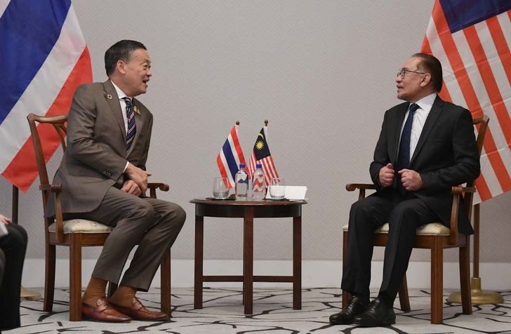 นายเศรษฐา ทวีสิน นายกรัฐมนตรี และ รมว. คลัง สนทนากับนายอันวาร์ อิบราฮิม นายกรัฐมนตรีมาเลเซีย ในนครนิวยอร์ก รัฐนิวยอร์ก ของสหรัฐ เมื่อวันที่ 21 ก.ย. 2566 นายเศรษฐา ทวีสิน นายกรัฐมนตรี และ รมว. คลัง สนทนากับนายอันวาร์ อิบราฮิม นายกรัฐมนตรีมาเลเซีย ในนครนิวยอร์ก รัฐนิวยอร์ก ของสหรัฐ เมื่อวันที่ 21 ก.ย. 2566