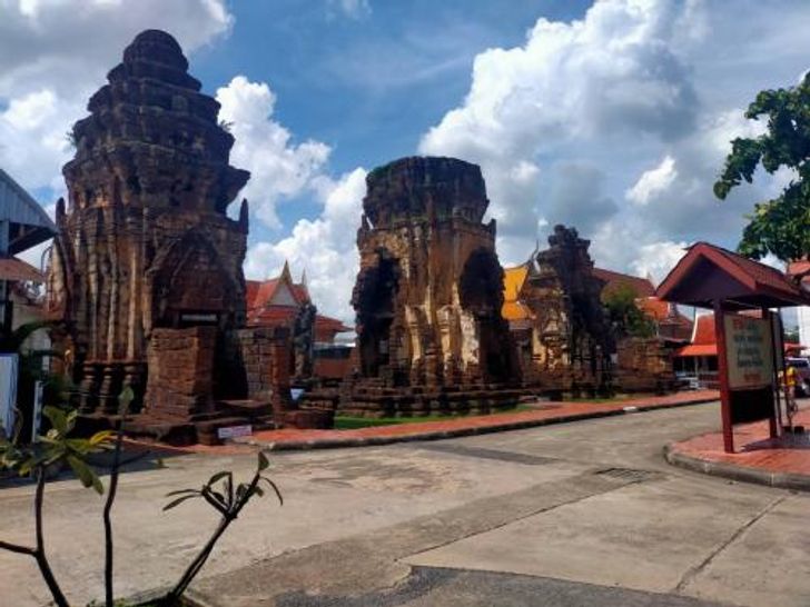 วัดกำแพงแลง เพชรบุรี